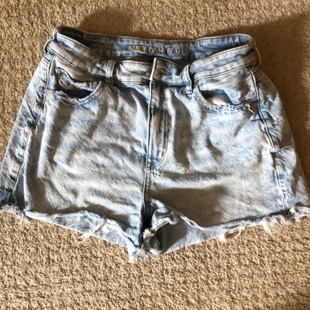 A&E Mom Short